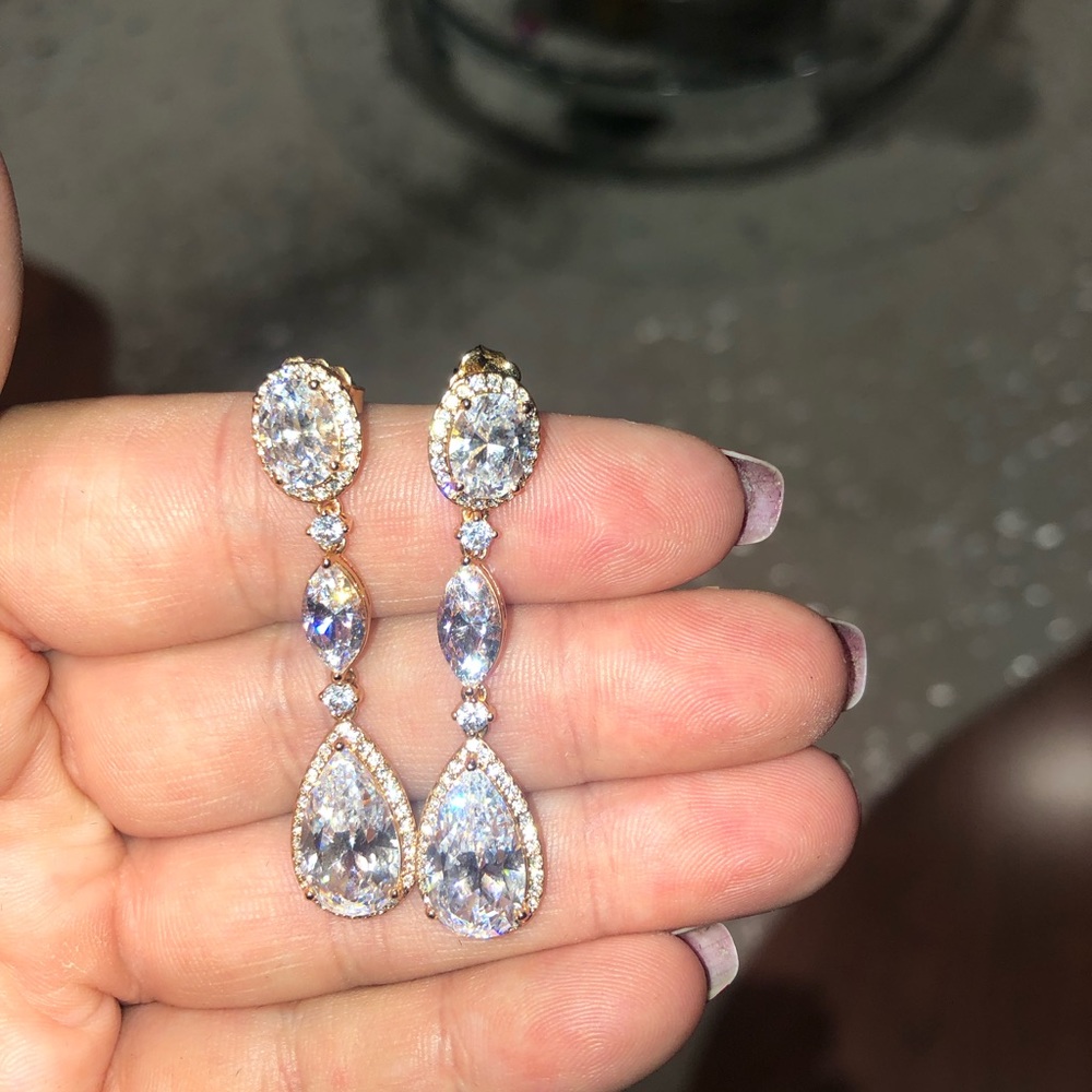 Chandelier earrings